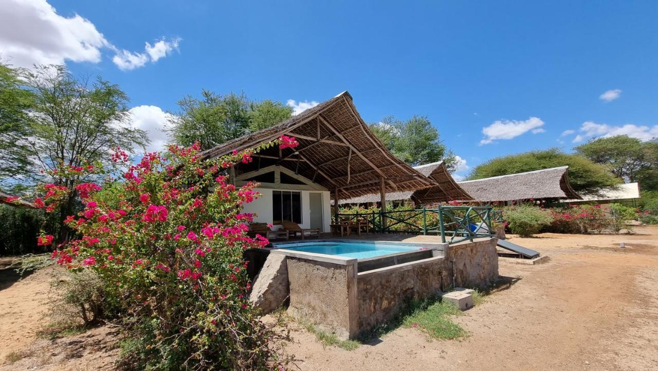 Manyatta Camp Hotel Voi Kültér fotó
