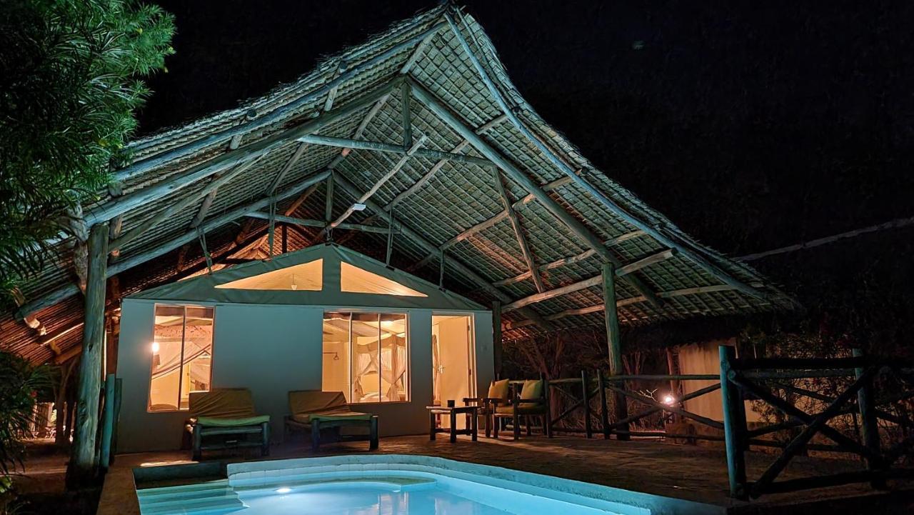 Manyatta Camp Hotel Voi Kültér fotó